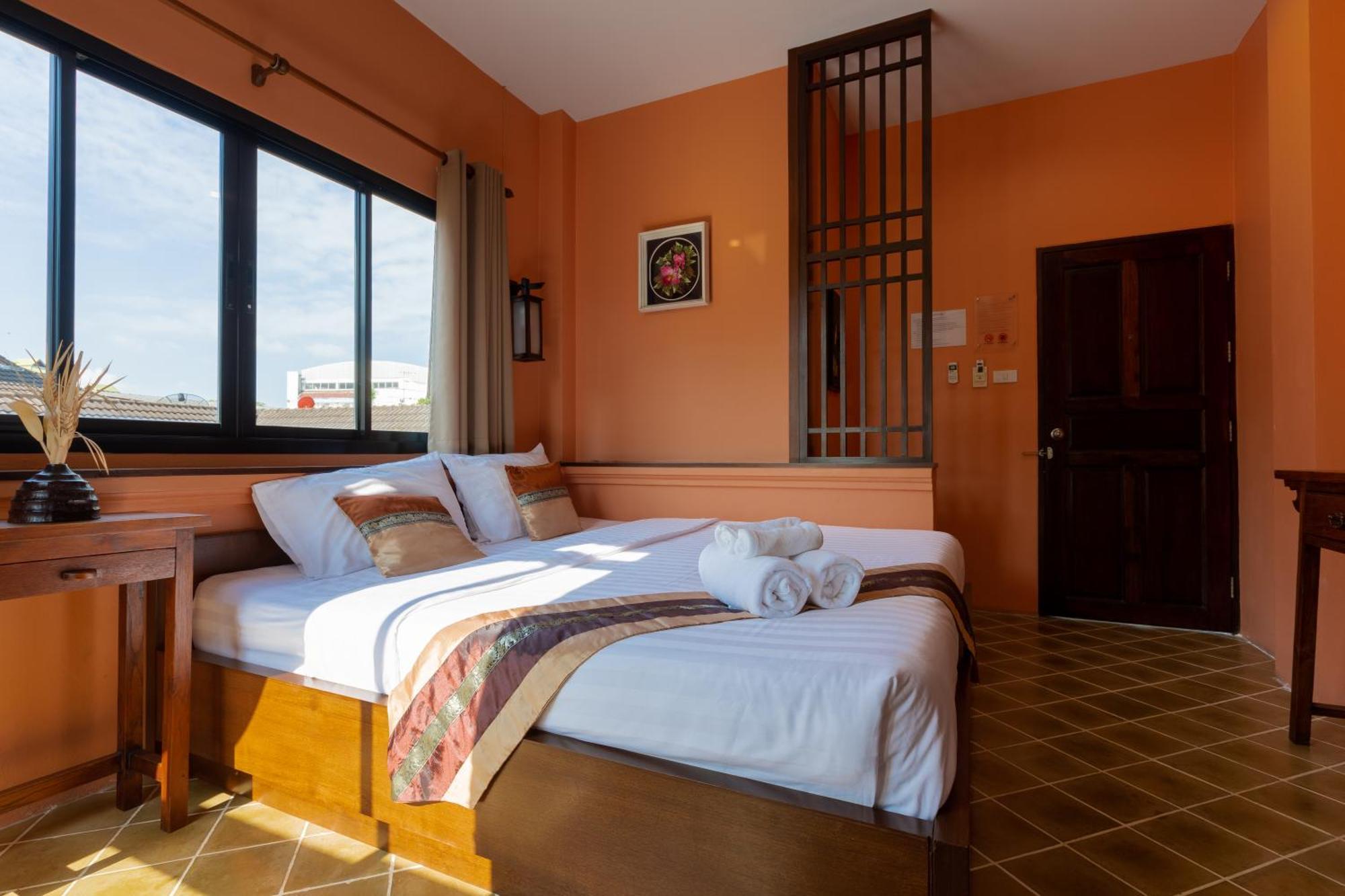 Huen Hug Chiang Mai Hotell Exteriör bild